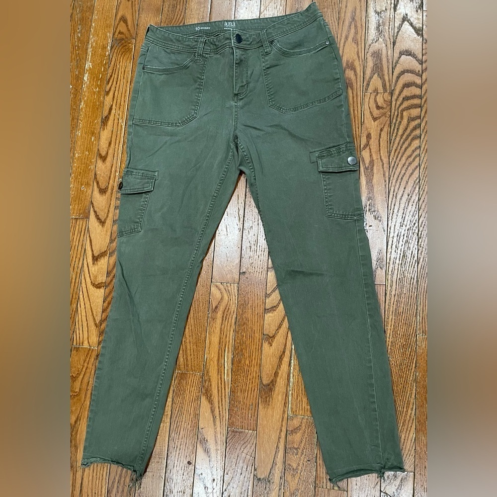 a.n.a Women's Olive Cargo Jeans - Picture 11 of 12